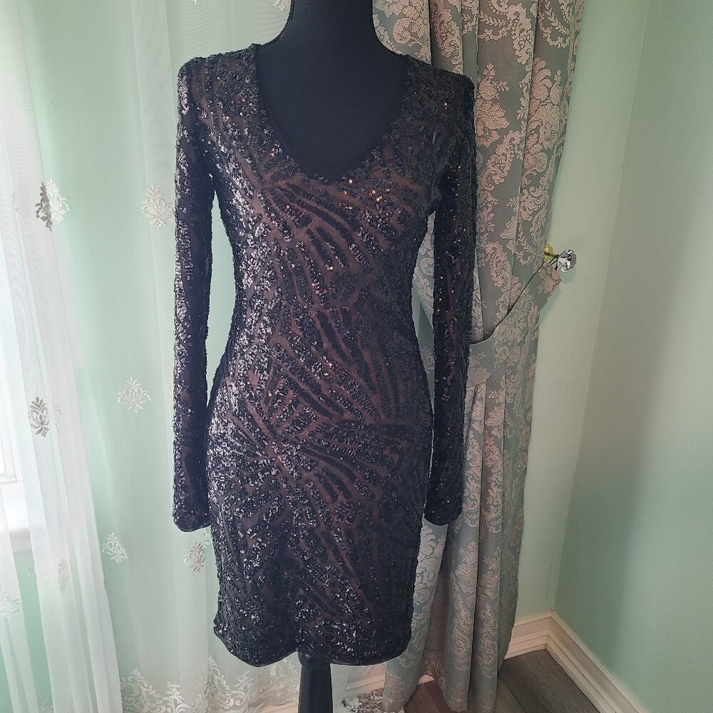 BCBG Cocktail Dress Size XS Preowned in Very Good Condition